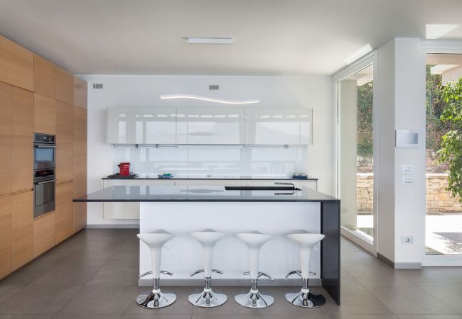 Villa in Torri del Benaco - Villa GEMMMA with Private Pool Villa in Torri del Benaco - Villa GEMMMA with Private Pool