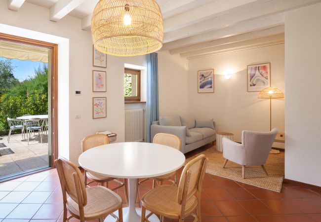 Ferienwohnung in Torri del Benaco - Turchese Apartment with Pool Ferienwohnung in Torri del Benaco - Turchese Apartment with Pool