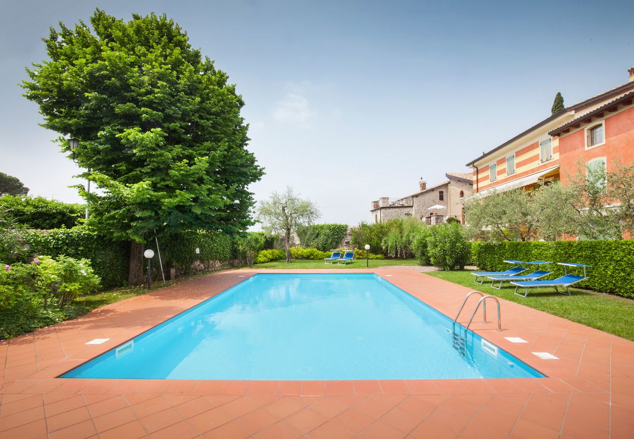 Ferienwohnung in Torri del Benaco - Turchese Apartment with Pool
