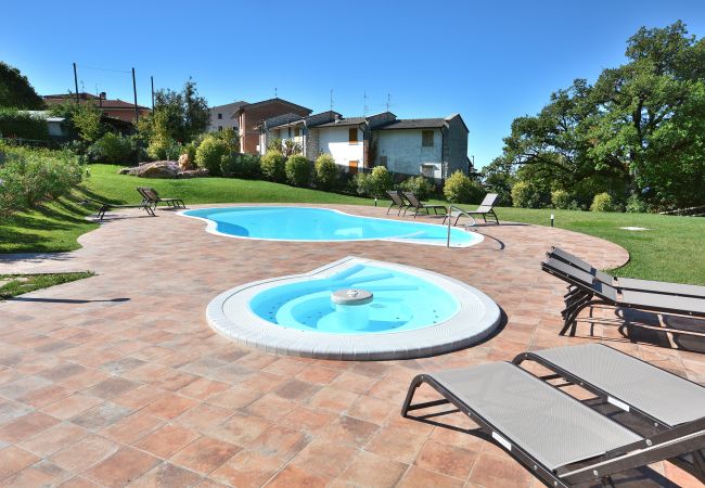 Ferienwohnung in San Zeno di Montagna - Apartment Borgo Montagna With Pool Ferienwohnung in San Zeno di Montagna - Apartment Borgo Montagna With Pool