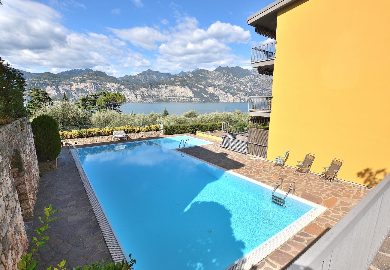 Ferienwohnung in Malcesine - Apartment La Perla With Pool