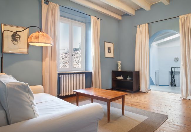 Villa in Volta Mantovana - Villa L'Oleandra with Pool up to 12 People Villa in Volta Mantovana - Villa L'Oleandra with Pool up to 12 People