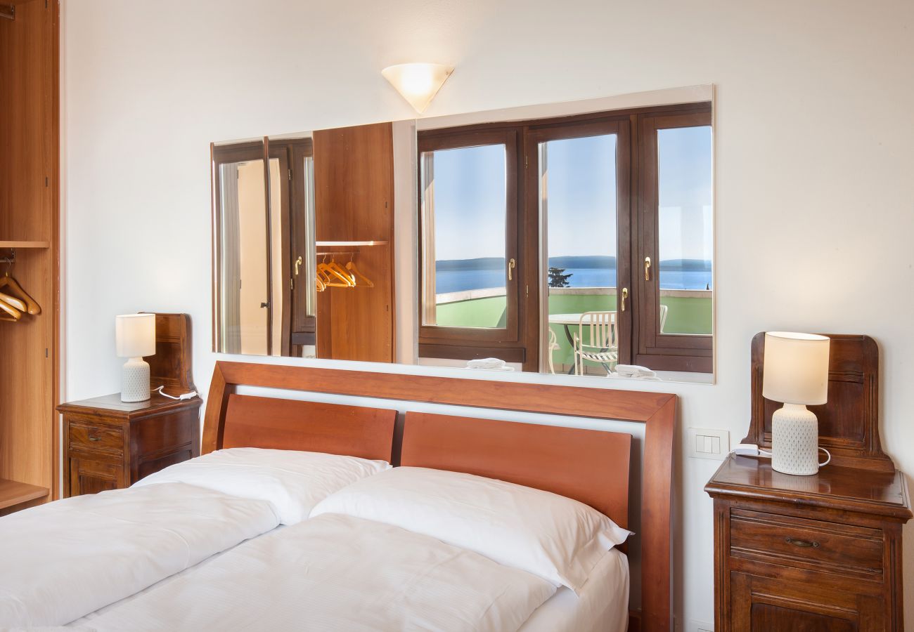 Ferienwohnung in Garda - Regina Gardesana Apartment With Pool