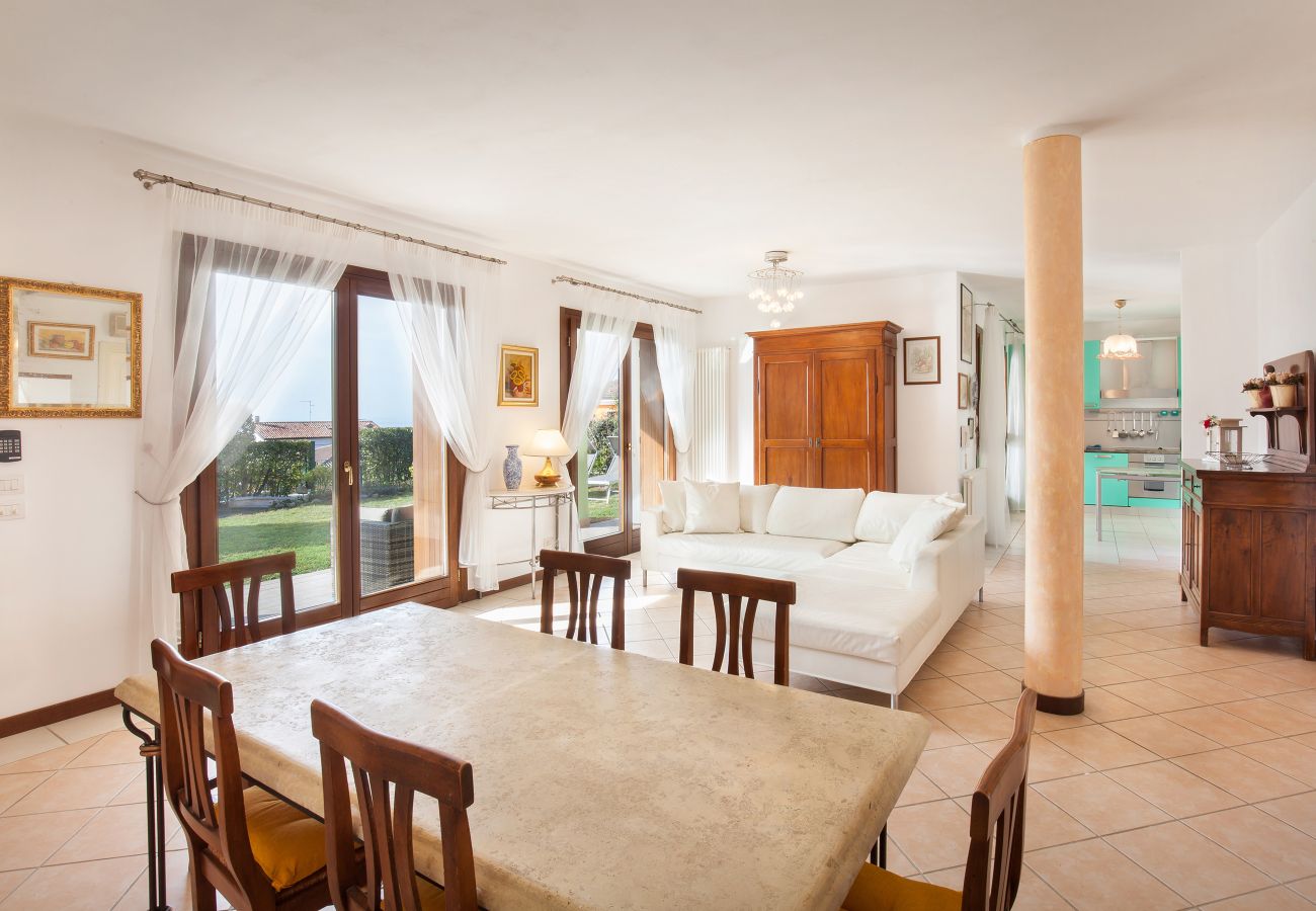 Ferienwohnung in Garda - Regina Gardesana Apartment With Pool