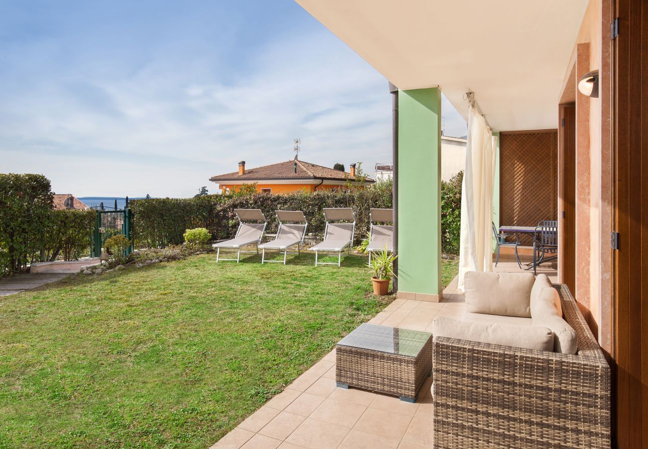 Ferienwohnung in Garda - Regina Gardesana Apartment With Pool