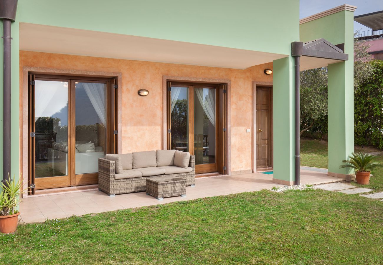 Ferienwohnung in Garda - Regina Gardesana Apartment With Pool