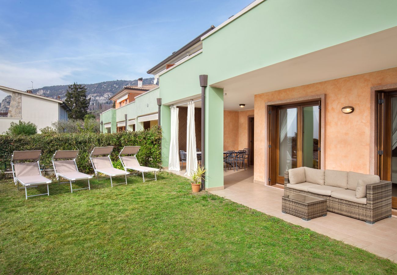 Ferienwohnung in Garda - Regina Gardesana Apartment With Pool