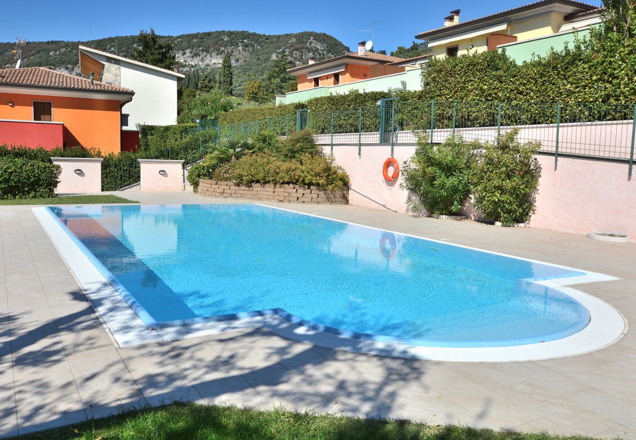Ferienwohnung in Garda - Regina Gardesana Apartment With Pool