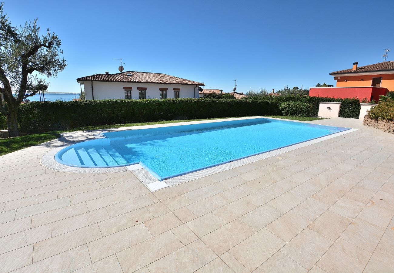 Ferienwohnung in Garda - Regina Gardesana Apartment With Pool