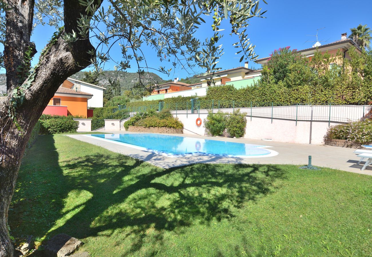 Ferienwohnung in Garda - Regina Gardesana Apartment With Pool
