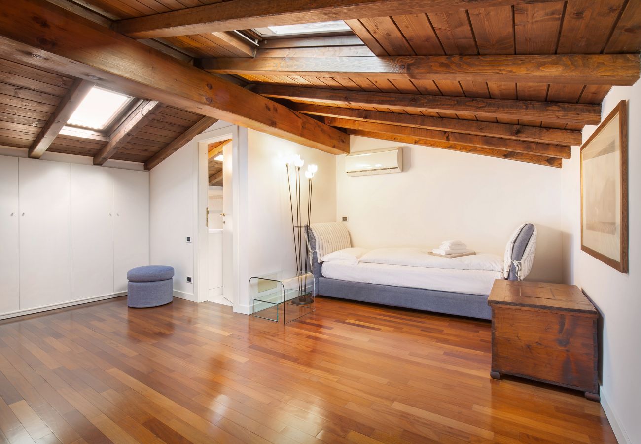 Ferienwohnung in Garda - Apartment Montebaldo With Pool