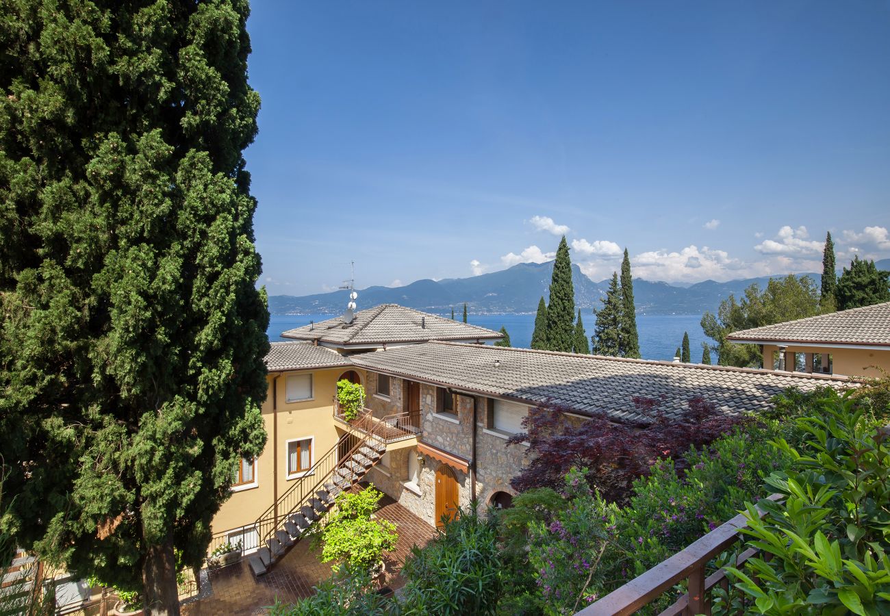 Ferienwohnung in Torri del Benaco - Hermitage Apartment with Lake View
