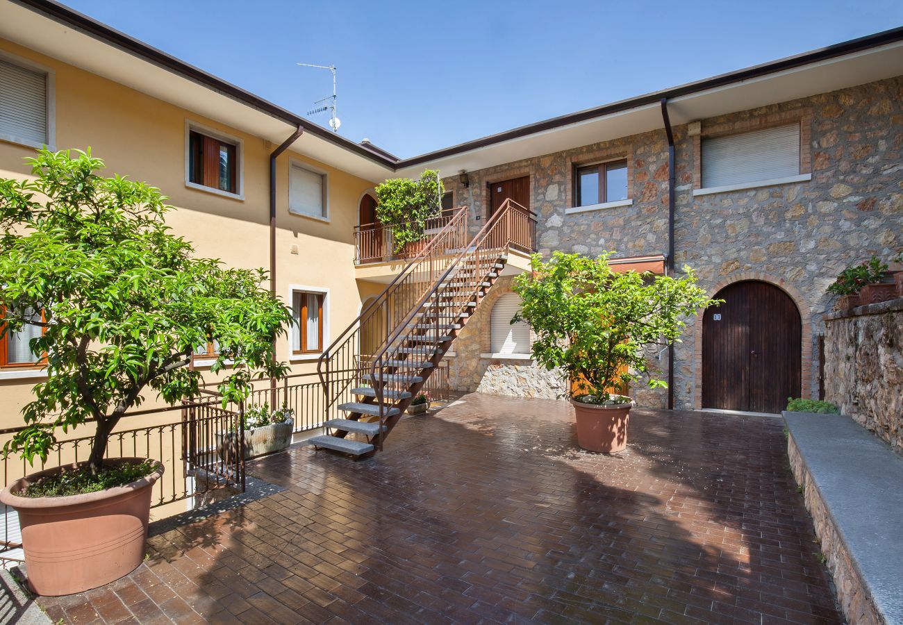 Ferienwohnung in Torri del Benaco - Hermitage Apartment with Lake View
