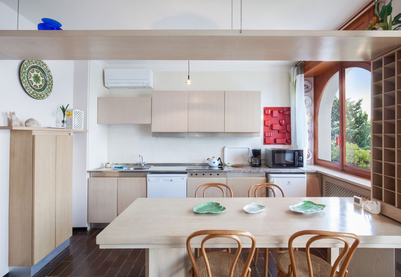 Ferienwohnung in Torri del Benaco - Hermitage Apartment with Lake View