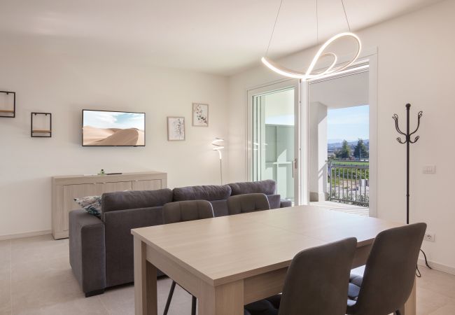 Ferienwohnung in Lazise - Apartment Ginestra Gialla With Pool Ferienwohnung in Lazise - Apartment Ginestra Gialla With Pool