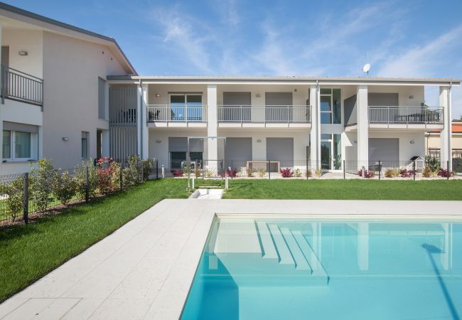Ferienwohnung in Lazise - Apartment Ginestra Gialla With Pool Ferienwohnung in Lazise - Apartment Ginestra Gialla With Pool