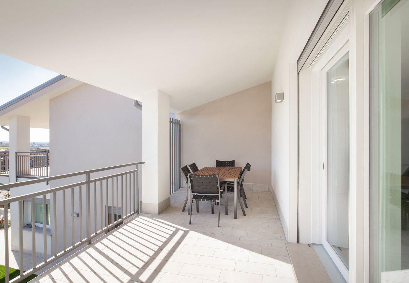 Ferienwohnung in Lazise - Apartment Ginestra Gialla With Pool Ferienwohnung in Lazise - Apartment Ginestra Gialla With Pool