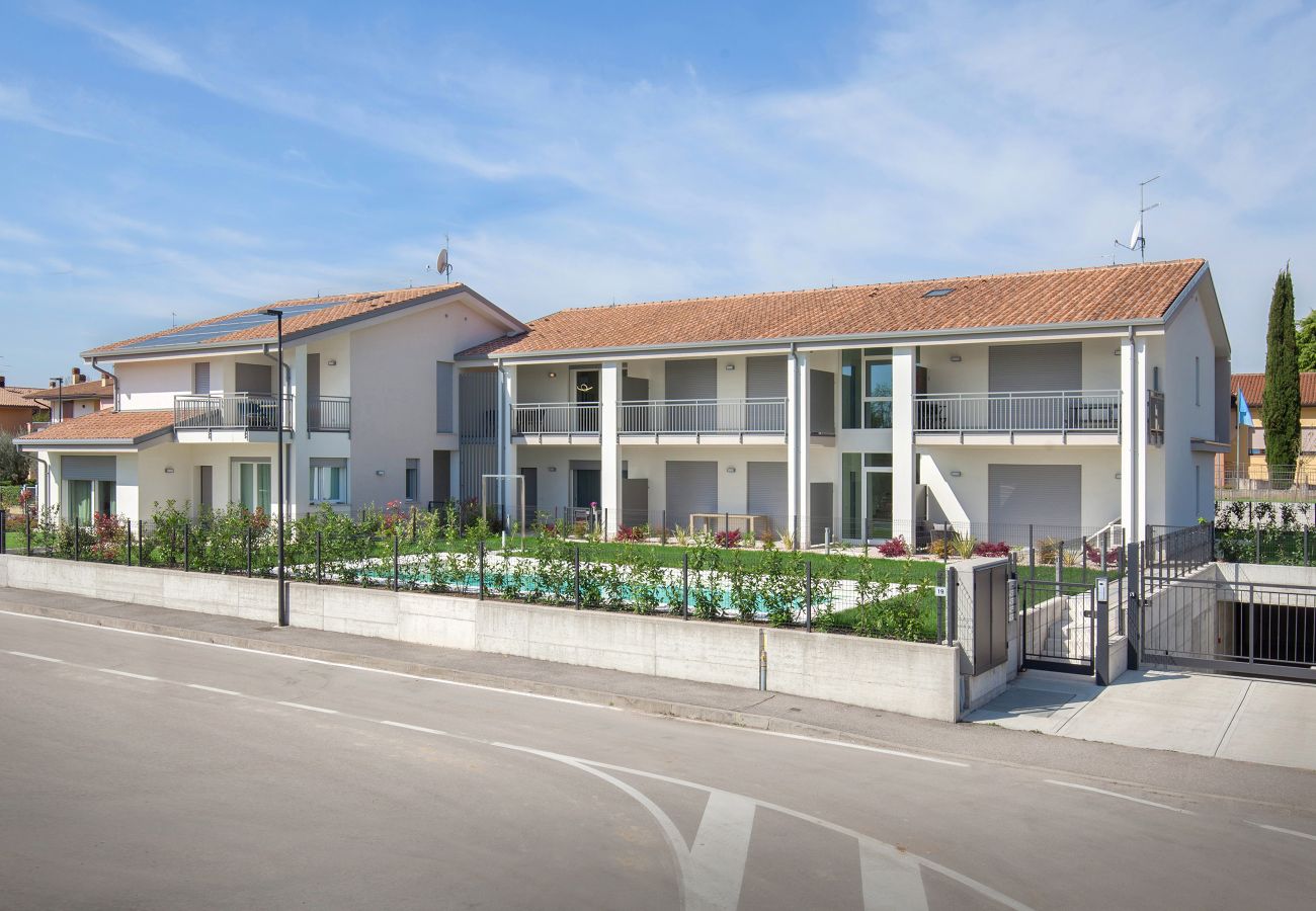 Ferienwohnung in Lazise - Apartment Ginestra Gialla With Pool Ferienwohnung in Lazise - Apartment Ginestra Gialla With Pool