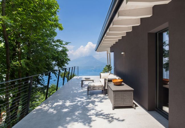 Villa in San Zeno di Montagna - Villa Montelago With Pool Villa in San Zeno di Montagna - Villa Montelago With Pool