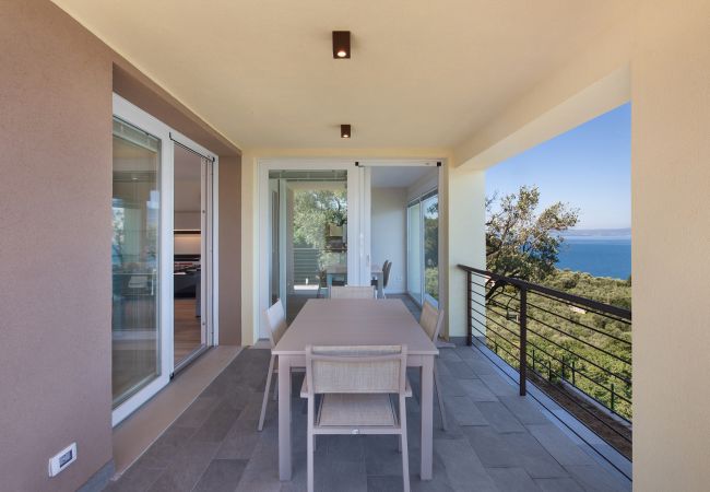 Ferienwohnung in Torri del Benaco - Paradise Apartment With Pool Ferienwohnung in Torri del Benaco - Paradise Apartment With Pool