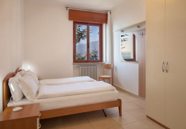 Villa in Torri del Benaco - Villa Vista Lago With Pool Villa in Torri del Benaco - Villa Vista Lago With Pool