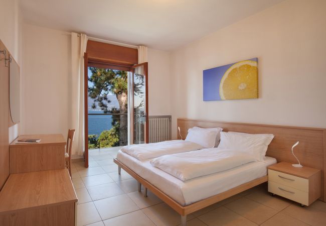 Villa in Torri del Benaco - Villa Vista Lago With Pool Villa in Torri del Benaco - Villa Vista Lago With Pool