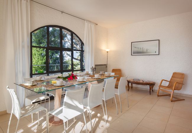 Villa in Torri del Benaco - Villa Vista Lago With Pool Villa in Torri del Benaco - Villa Vista Lago With Pool