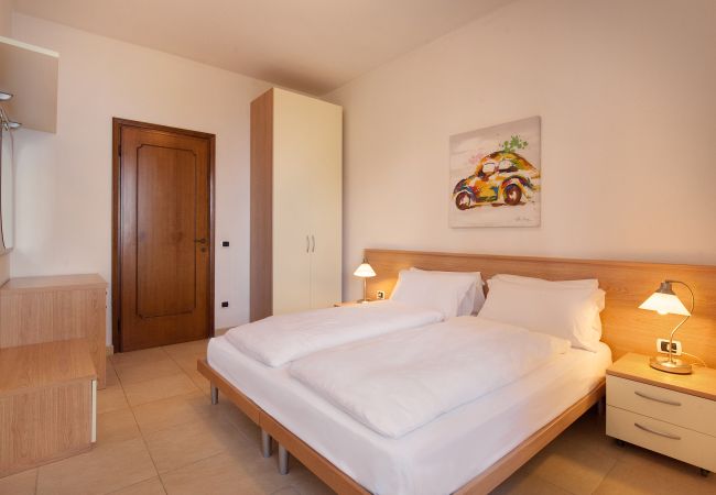 Villa in Torri del Benaco - Villa Vista Lago With Pool Villa in Torri del Benaco - Villa Vista Lago With Pool