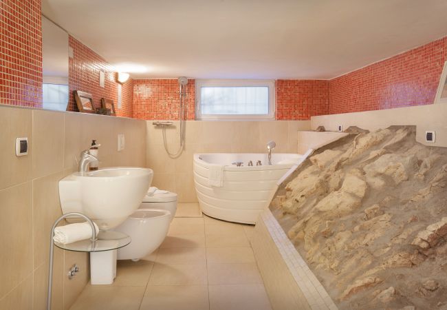 Villa in Torri del Benaco - Villa Vista Lago With Pool Villa in Torri del Benaco - Villa Vista Lago With Pool