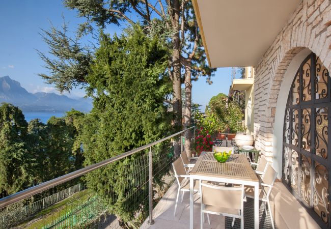 Villa in Torri del Benaco - Villa Vista Lago With Pool Villa in Torri del Benaco - Villa Vista Lago With Pool