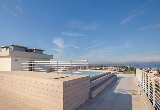 Ferienwohnung in Peschiera del Garda - Perla Garda Lake Apartment With Pool Ferienwohnung in Peschiera del Garda - Perla Garda Lake Apartment With Pool