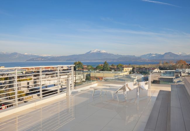 Ferienwohnung in Peschiera del Garda - Perla Garda Lake Apartment With Pool Ferienwohnung in Peschiera del Garda - Perla Garda Lake Apartment With Pool