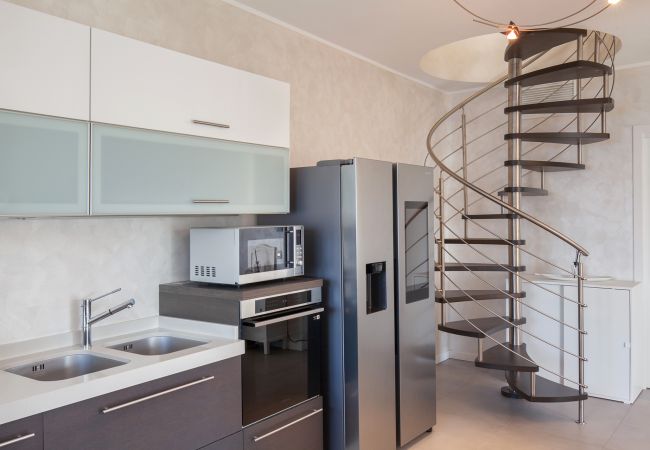 Ferienwohnung in Torri del Benaco - Wally s Terrace Apartment With Pool Ferienwohnung in Torri del Benaco - Wally s Terrace Apartment With Pool