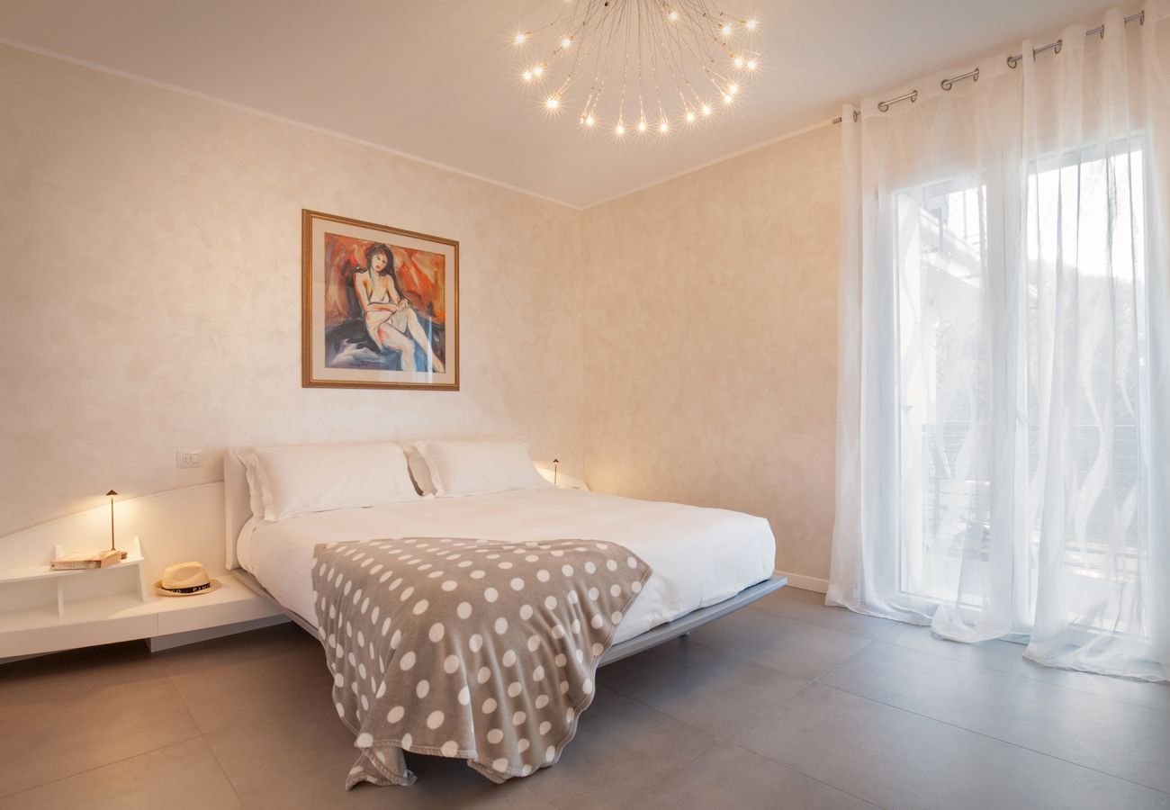 Ferienwohnung in Torri del Benaco - Wally s Terrace Apartment With Pool Ferienwohnung in Torri del Benaco - Wally s Terrace Apartment With Pool