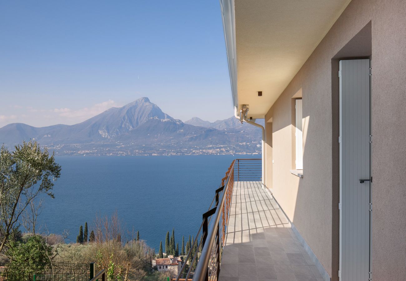 Ferienwohnung in Torri del Benaco - Wally s Terrace Apartment With Pool Ferienwohnung in Torri del Benaco - Wally s Terrace Apartment With Pool