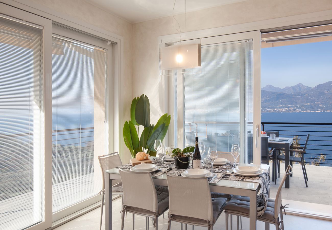 Ferienwohnung in Torri del Benaco - Wally s Terrace Apartment With Pool Ferienwohnung in Torri del Benaco - Wally s Terrace Apartment With Pool