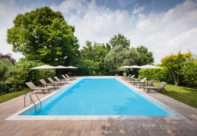 Villa in Cavaion Veronese - Il Belcanto Villa with Pool Villa in Cavaion Veronese - Il Belcanto Villa with Pool