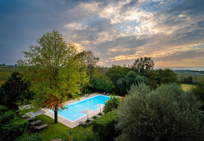 Villa in Cavaion Veronese - Il Belcanto Villa with Pool Villa in Cavaion Veronese - Il Belcanto Villa with Pool