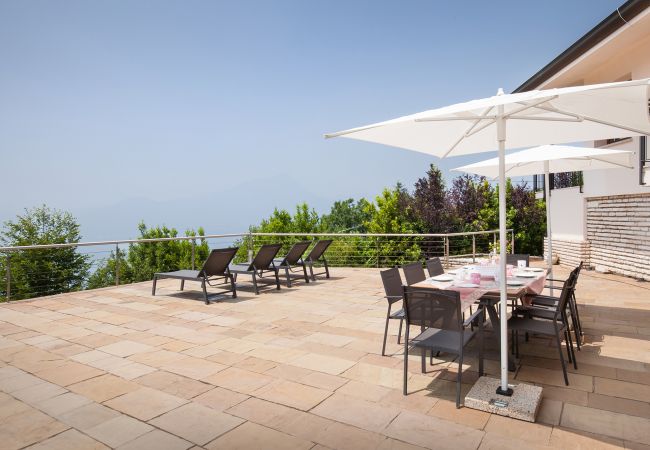 Villa in Torri del Benaco - Villa Viù with Pool and Lake View Villa in Torri del Benaco - Villa Viù with Pool and Lake View
