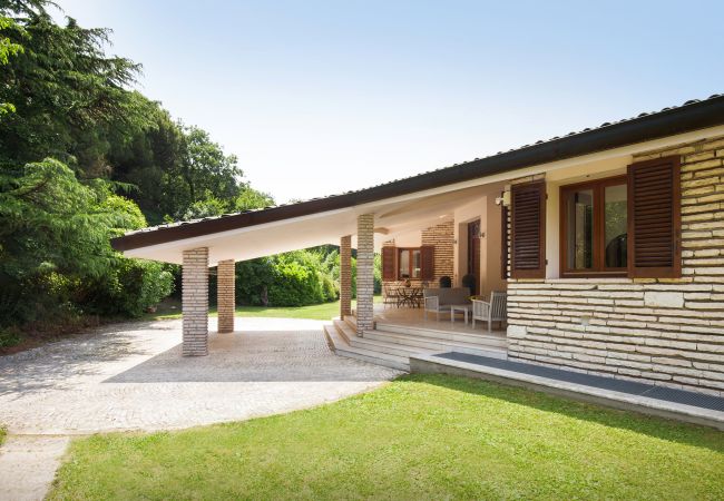 Villa in Torri del Benaco - Villa Viù with Pool and Lake View Villa in Torri del Benaco - Villa Viù with Pool and Lake View