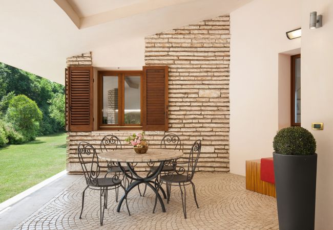 Villa in Torri del Benaco - Villa Viù with Pool and Lake View Villa in Torri del Benaco - Villa Viù with Pool and Lake View