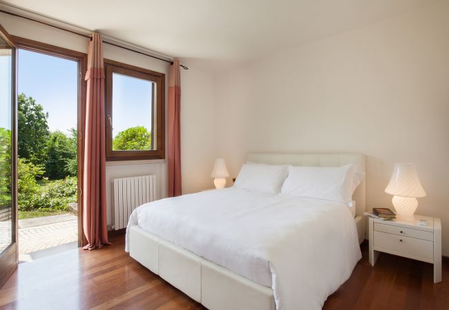 Villa in Torri del Benaco - Villa Viù with Pool and Lake View Villa in Torri del Benaco - Villa Viù with Pool and Lake View