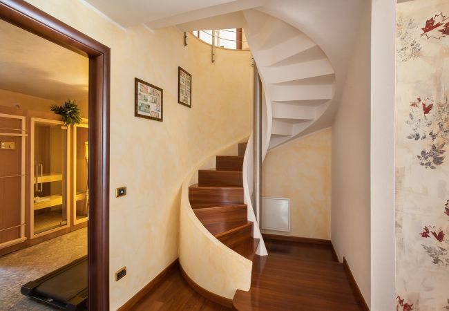 Villa in Torri del Benaco - Villa Viù with Pool and Lake View Villa in Torri del Benaco - Villa Viù with Pool and Lake View