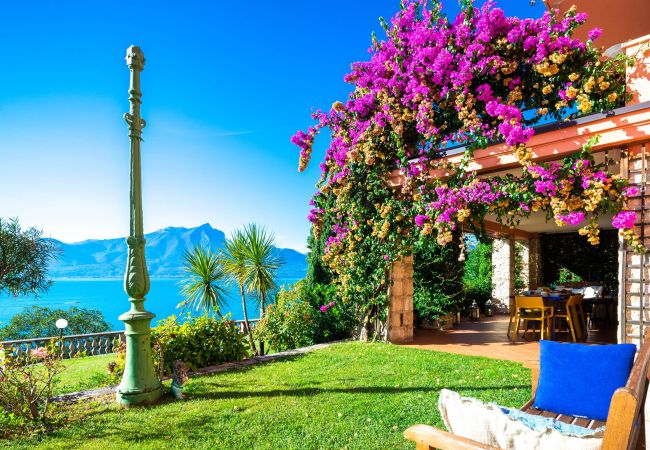 Ferienwohnung in Torri del Benaco - Apartment Villa Corazza Ferienwohnung in Torri del Benaco - Apartment Villa Corazza