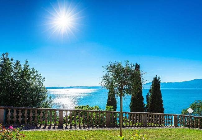 Ferienwohnung in Torri del Benaco - Apartment Villa Corazza Ferienwohnung in Torri del Benaco - Apartment Villa Corazza