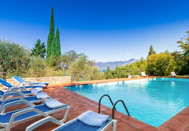 Ferienwohnung in Torri del Benaco - Apartment Villa Corazza Ferienwohnung in Torri del Benaco - Apartment Villa Corazza