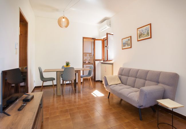 Ferienwohnung in Cisano - Apartment Noon with Pool Ferienwohnung in Cisano - Apartment Noon with Pool