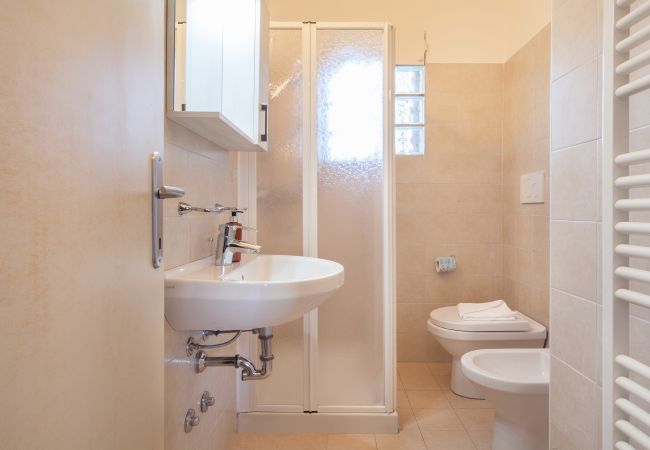 Ferienwohnung in Cisano - Apartment Noon with Pool Ferienwohnung in Cisano - Apartment Noon with Pool