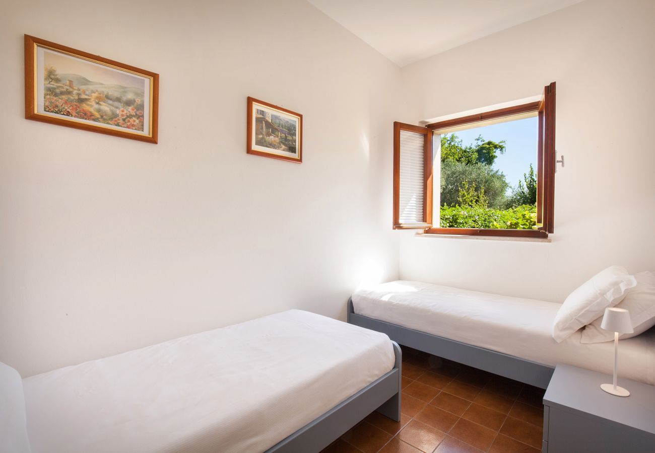 Ferienwohnung in Cisano - Apartment Noon with Pool Ferienwohnung in Cisano - Apartment Noon with Pool