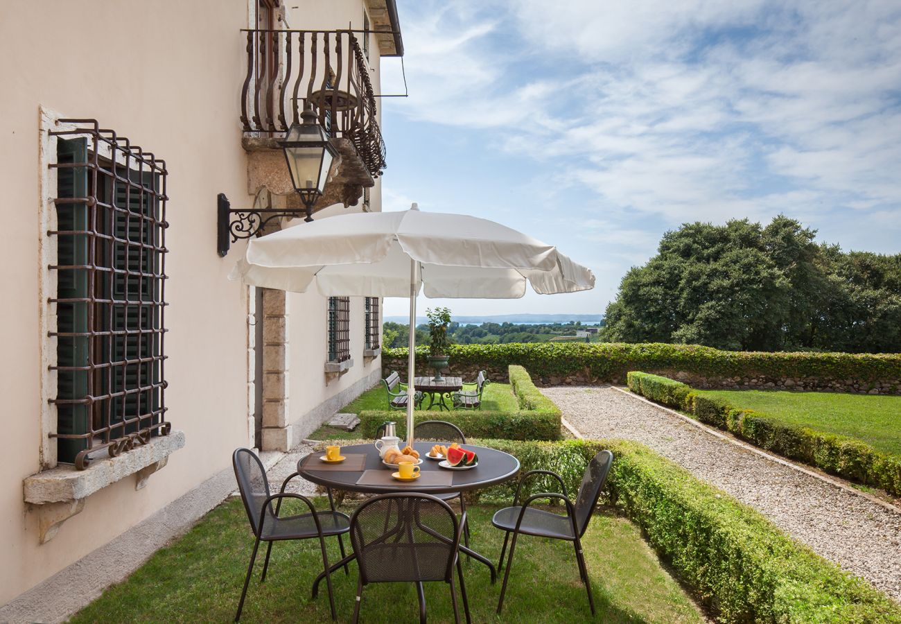 Ferienwohnung in Lazise - Apartment CastellONE with Pool Ferienwohnung in Lazise - Apartment CastellONE with Pool
